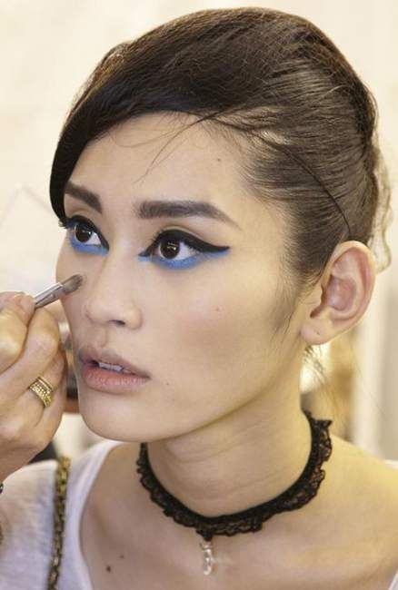 Макияж 2014 года Best makeup blue lipstick eyeliner ideas #makeup Blue makeup, Best makeup produc