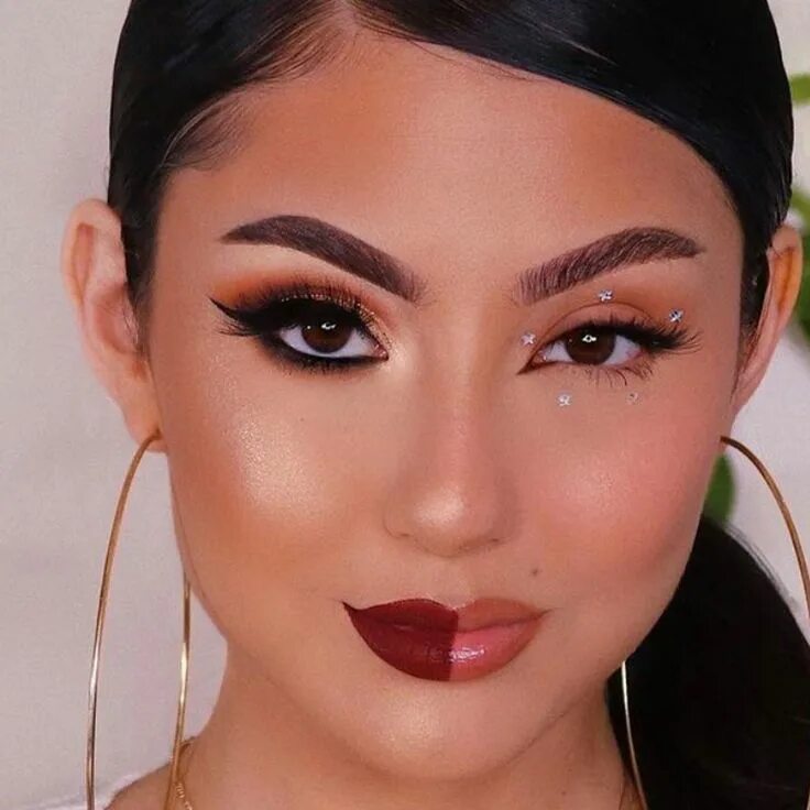 Макияж 2016 года This Split-Face Makeup Tutorial Shows How Much Trends Have Changed From 2016 to 