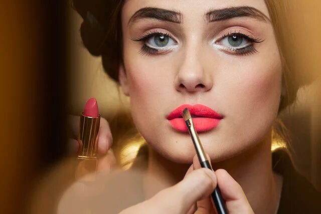 Макияж 2016 года Красота в деталях: образы с показов Chanel, Dior и Louis Vuitton BURO.