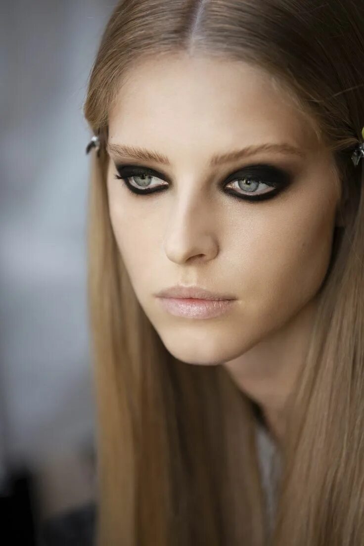 Макияж 2021 года Makeup Punk makeup, Makeup looks, Makeup trends