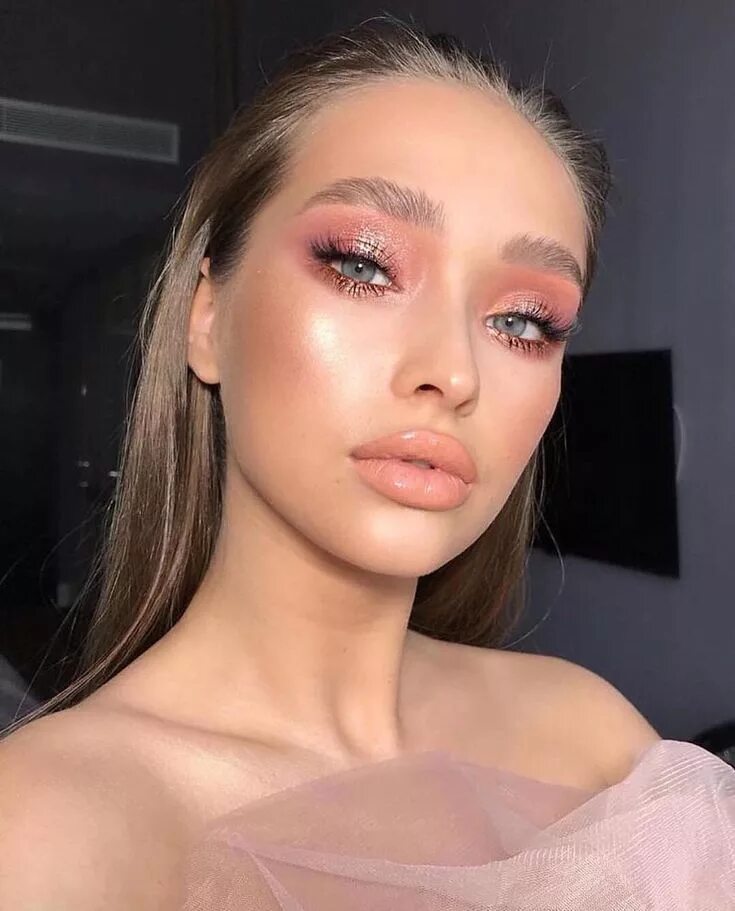 Макияж 2024 фото девушек Макияж с эффектом сияния Maquillaje de ojos brillante, Maquillaje de ojos con br