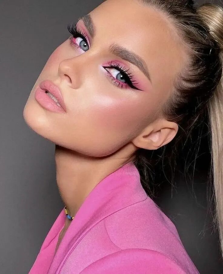 Макияж 2024 года Модный макияж 2024: актуальные тренды на фото! in 2024 Eye makeup, Pink makeup, 