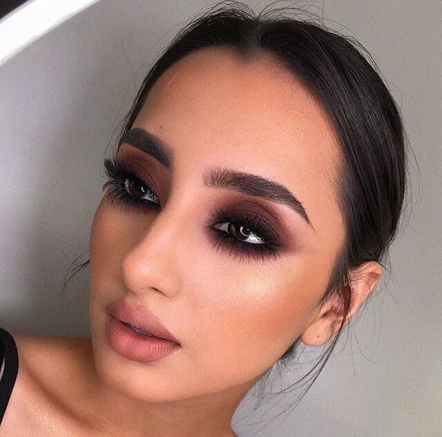 Макияж 2024 тренды для карих глаз Pin by Jessica Rolim on Make Dark smokey eye makeup, Sultry makeup, Cute eye mak