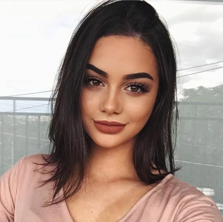 Макияж 22 года Bella Fiori #hair #short #lob #dark #brunette #straight Hair Beauty makeup, Make