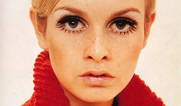 Макияж 60 х годов twiggy ... singer Leslie Twiggy Lawson, widely known as Twiggy, turns 64 today N