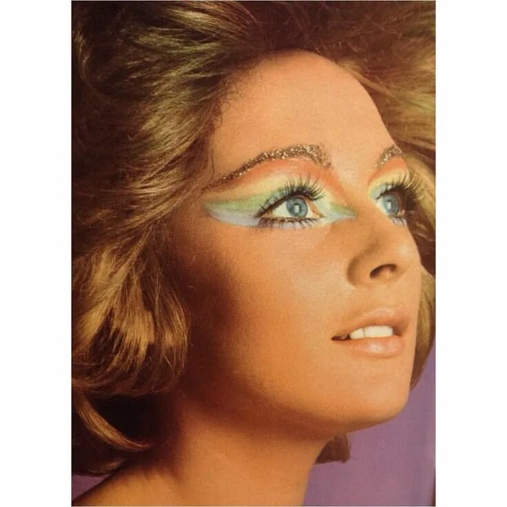 Макияж 70 годов ссср MEMOIRS DE LE WALLFLOWER Rainbow eye makeup, 70s fashion, Rainbow eyes