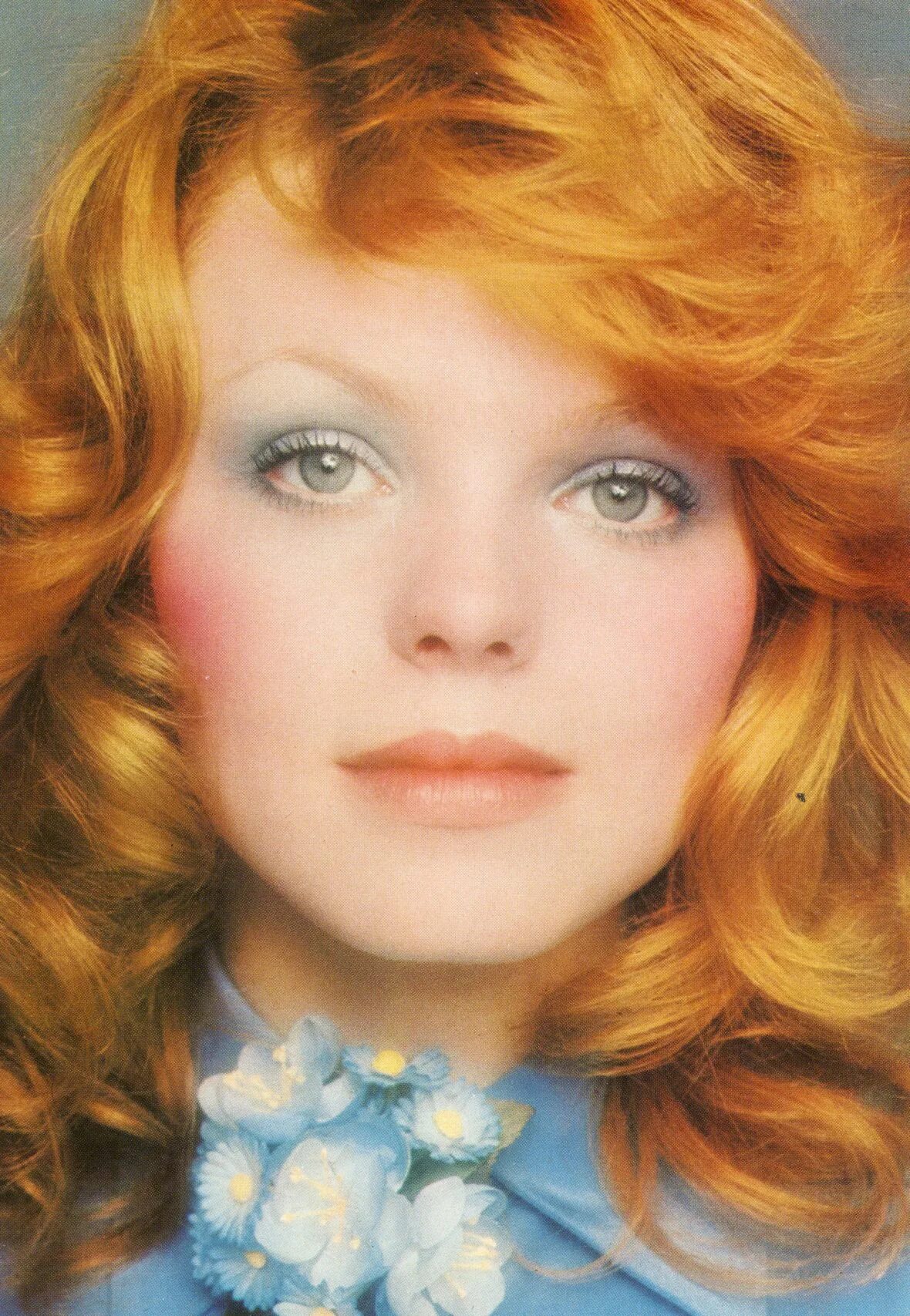 Макияж 70 х годов в ссср The Seven Faces of Beauty Retro hairstyles, Vintage hairstyles, Hair styles