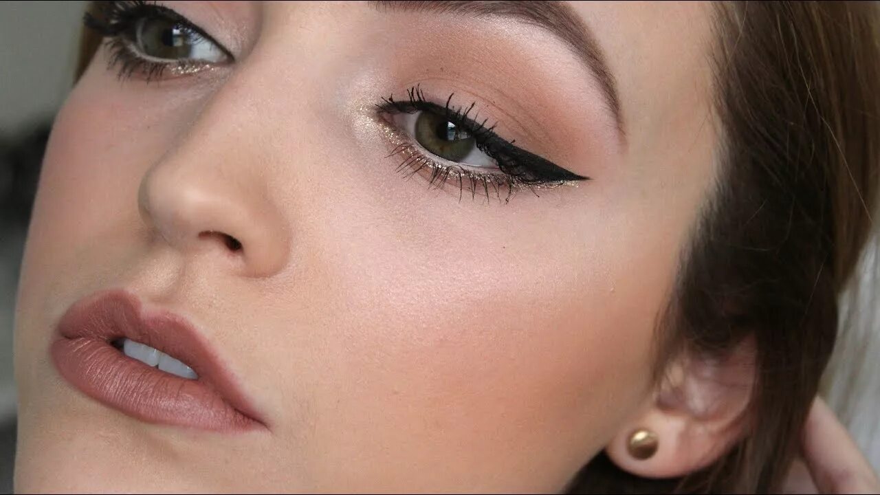 Макияж для нависшего века растушеванная стрелка Neutral Holiday Glam Tutorial! - YouTube