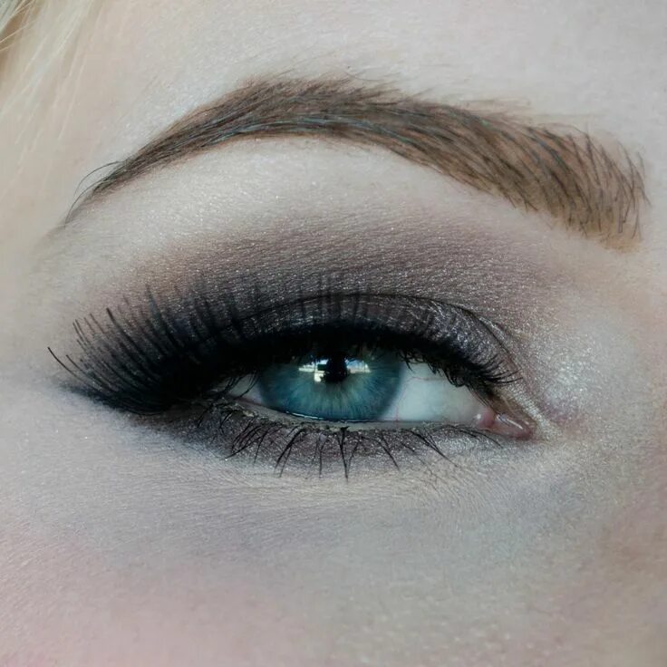 Макияж для нависшего века синий Rebecca Shores MUA: Tutorial: Soft Yet Dramatic with the Naked 2 Hooded eye make