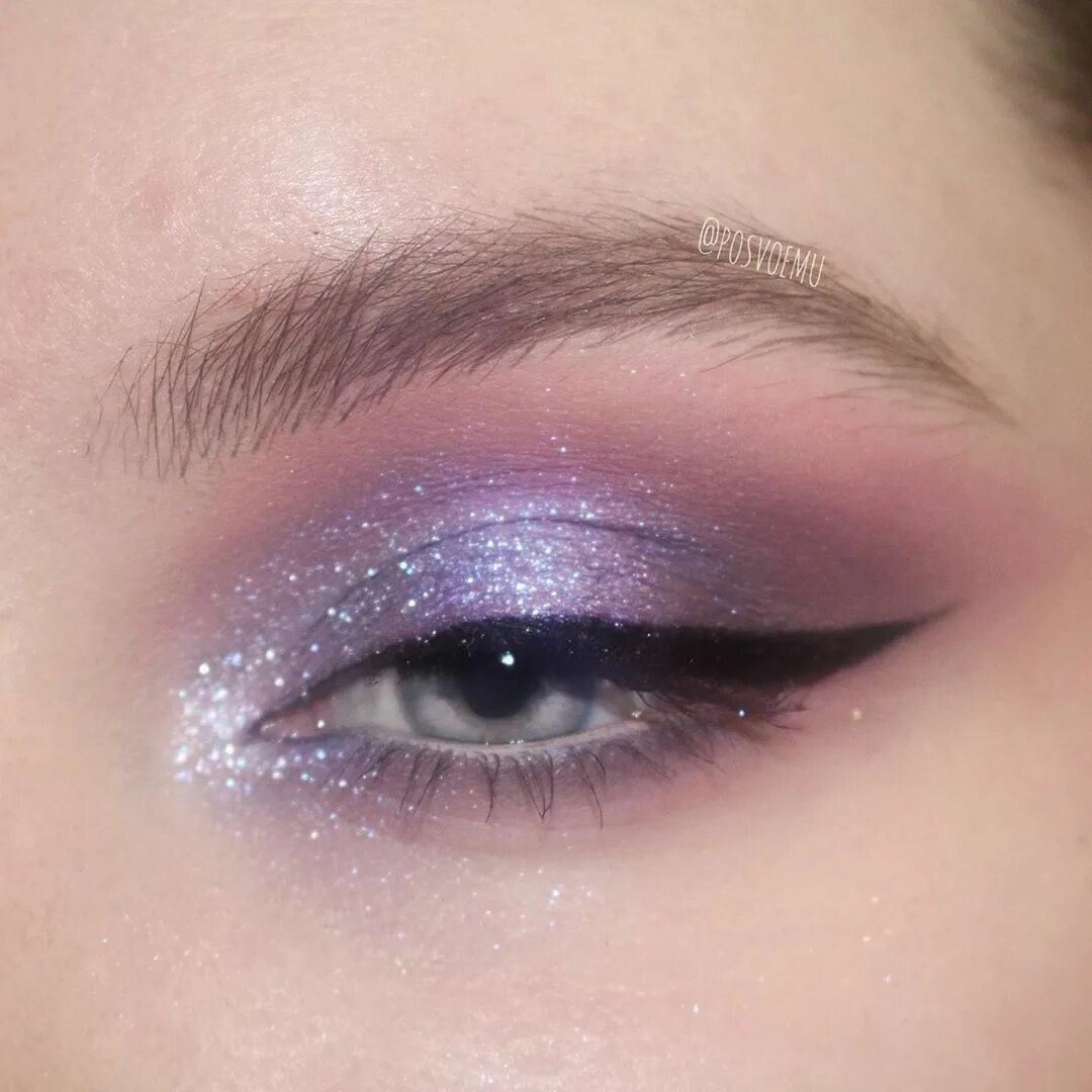 Макияж для нависшего века синий Mila Posvoemu on Instagram: "Playing with mercury retrograde for a first time an