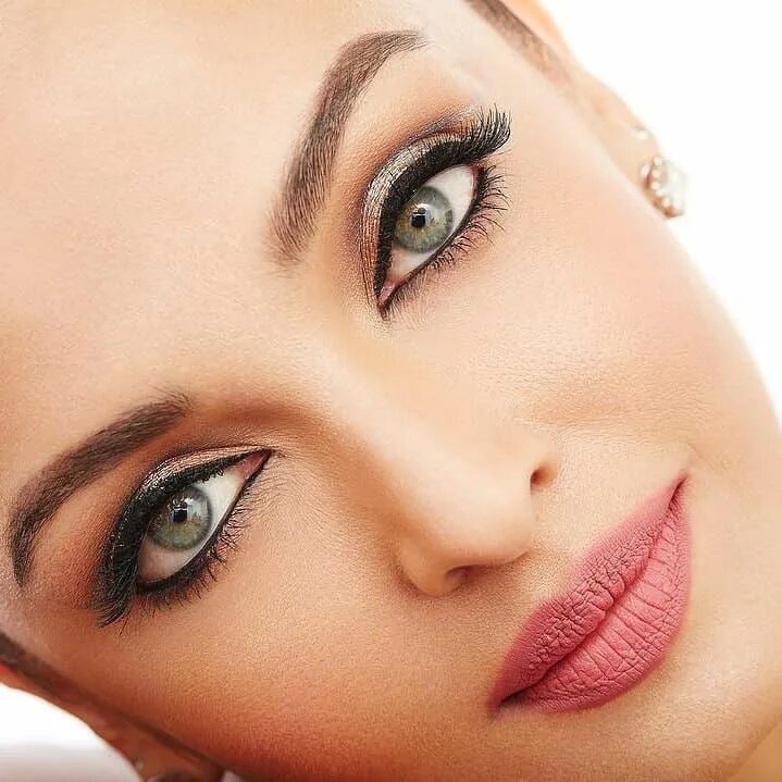 Макияж для выпуклых глаз #aishwaryaraibachchan #cannes #cannes2018 #cannesfilmfestival #cannesfrance #que