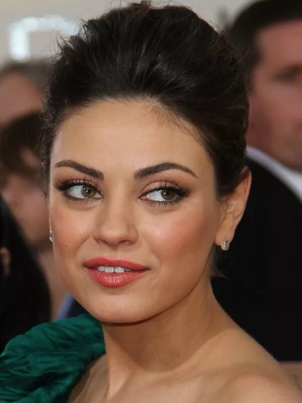 Макияж для выпуклых глаз Golden Globes 2011: The Must-See Beauty Looks Celebrity Girls Eye makeup, Mila k
