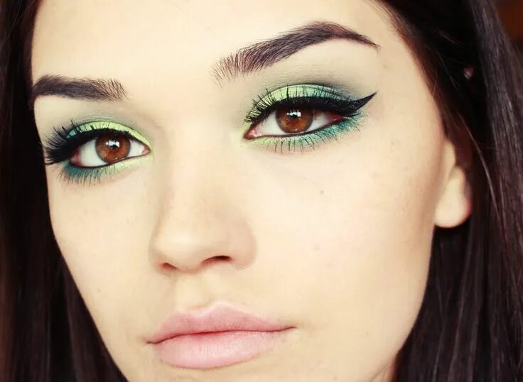 Макияж для зеленых глаз BRIGHT GREEN SMOKEY EYE MAKEUP Makeup for green eyes, Eye makeup, Smokey eye mak