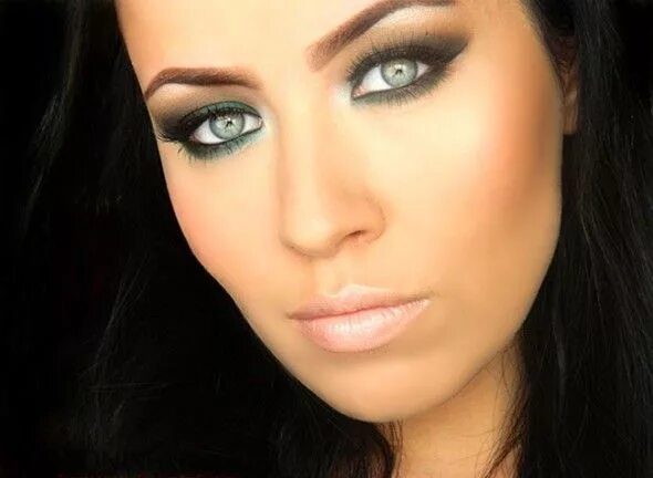 Макияж для зеленых глаз брюнеткам фото Emerald Green Smokey Eye Makeup Tutorial Makeup Makeup for green eyes, Blue eye 