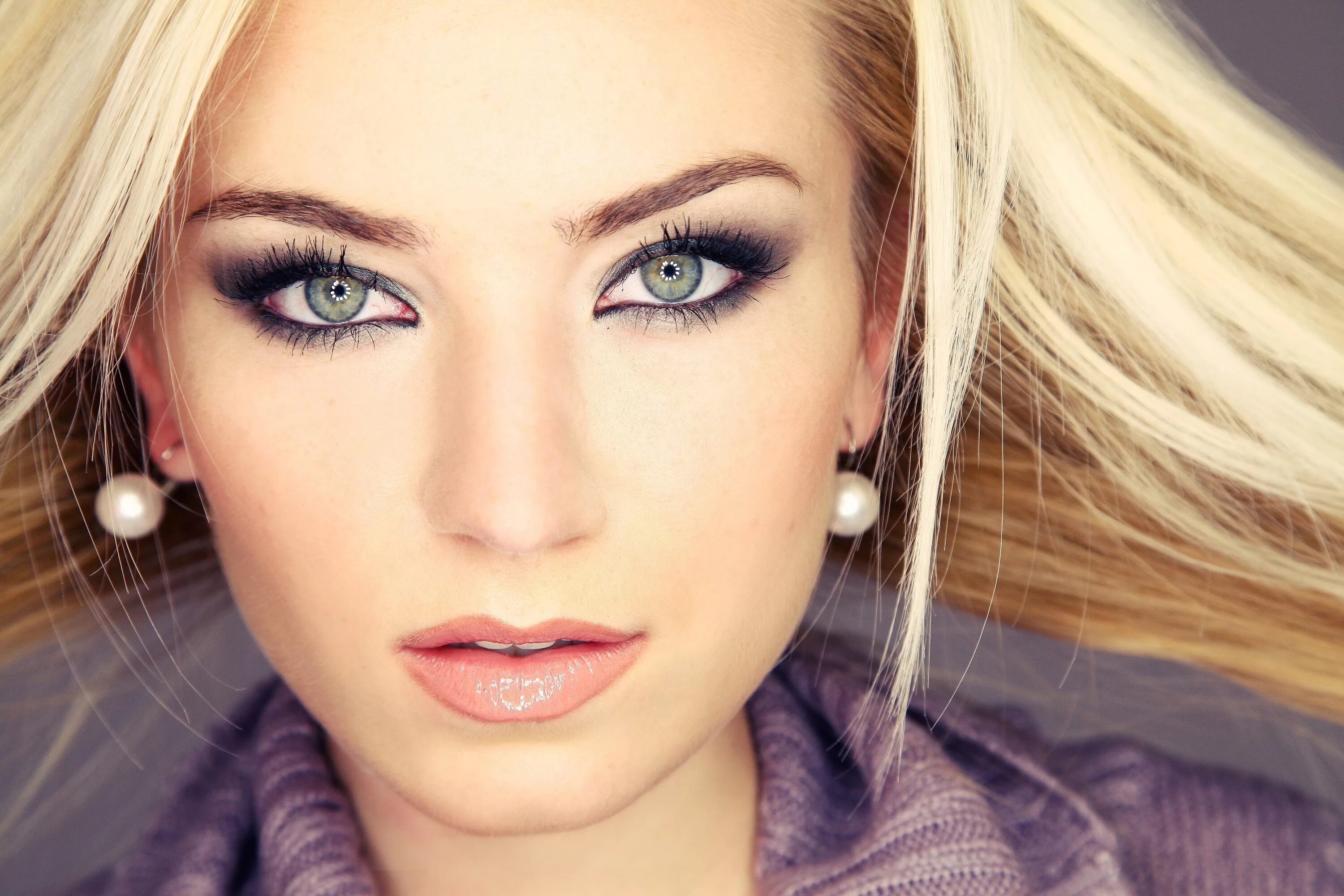 Макияж для зеленых глаз и светлых волос Скачать обои девушка, girls, wallpapers, women, blonde, blondes, раздел девушки 