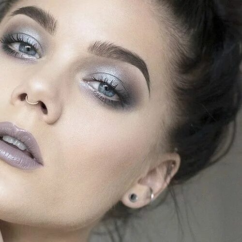 Макияж для женщин с серыми глазами silvery taupe Lavender lipstick, Taupe eye makeup, Grey makeup