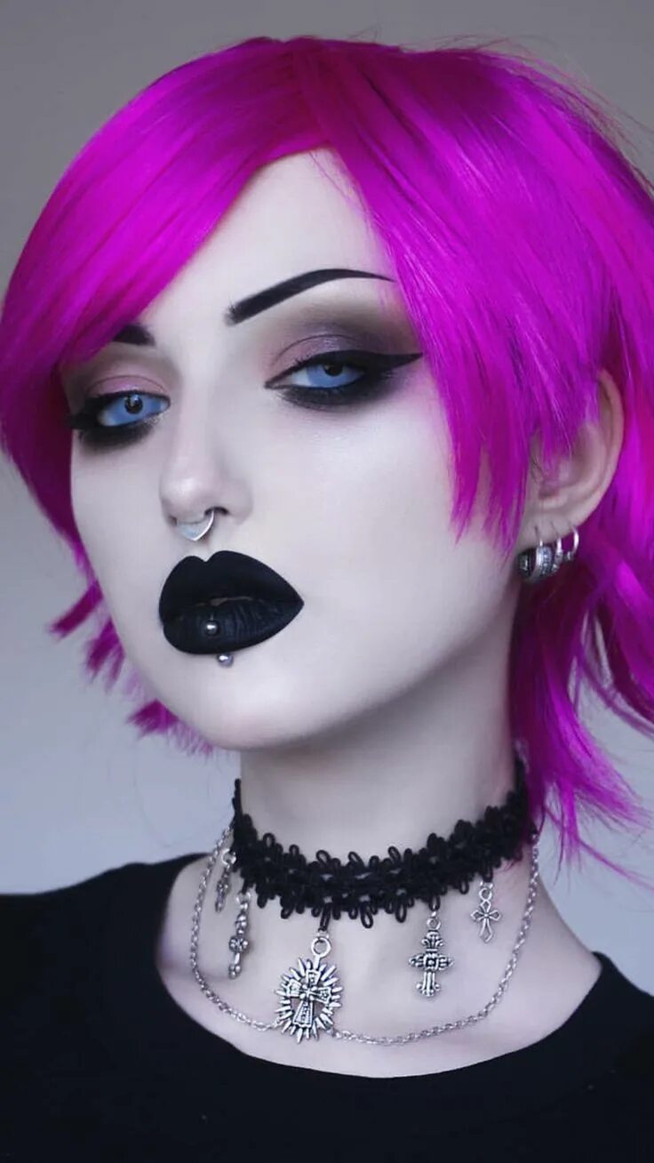 Макияж эмо 2024 год Pin de Spiro Sousanis en OBSIDIAN KERTTU Pelo gótico, Color de pelo chulo, Peina