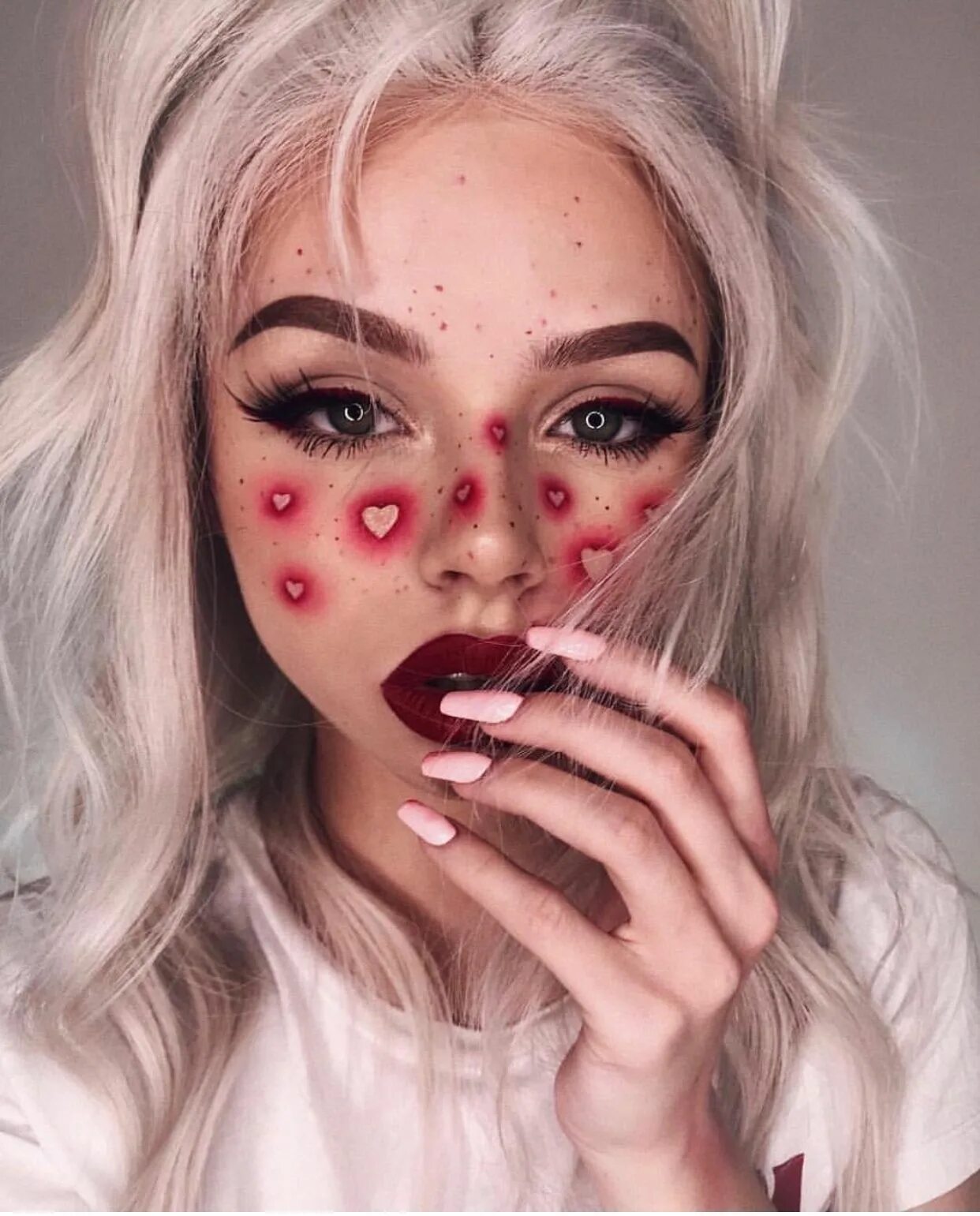 Макияж эстетика легкий FEATURING: @klaudia.owczarek #Koko #HeartMakeup #ValentinesMakeup #Hearts #MzMan