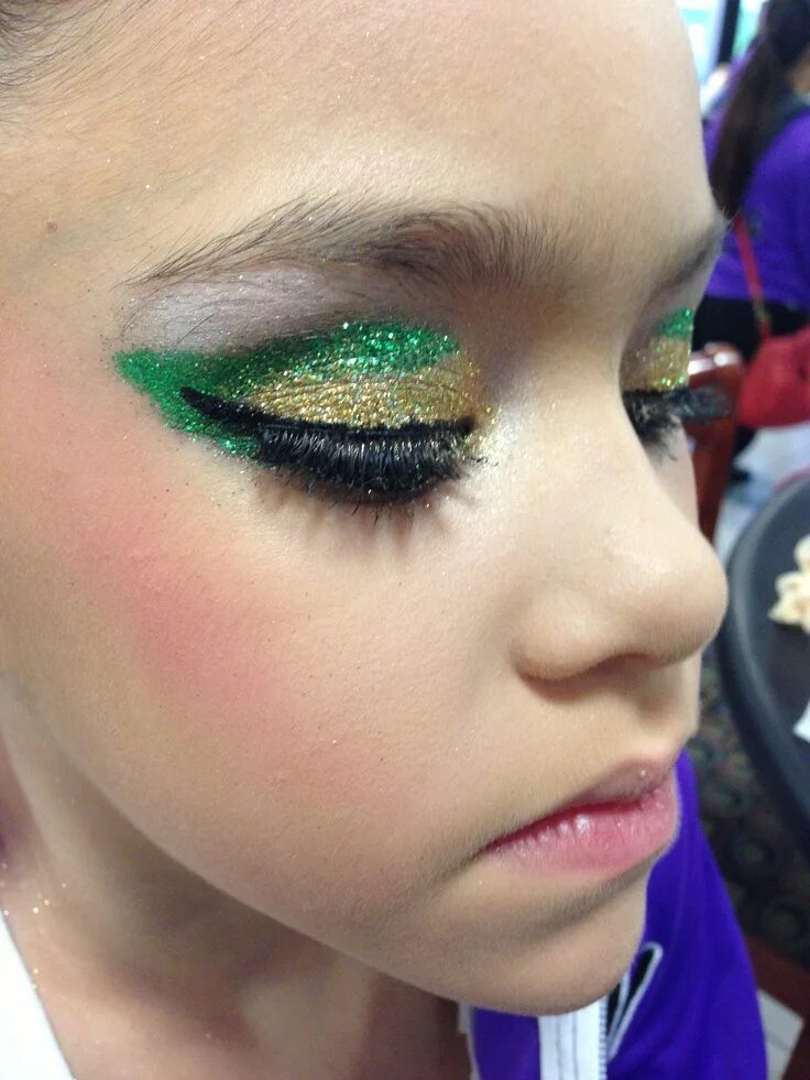 Макияж фото легкий для детей Pin on Cheer Cheer makeup, Dance makeup, Eye makeup