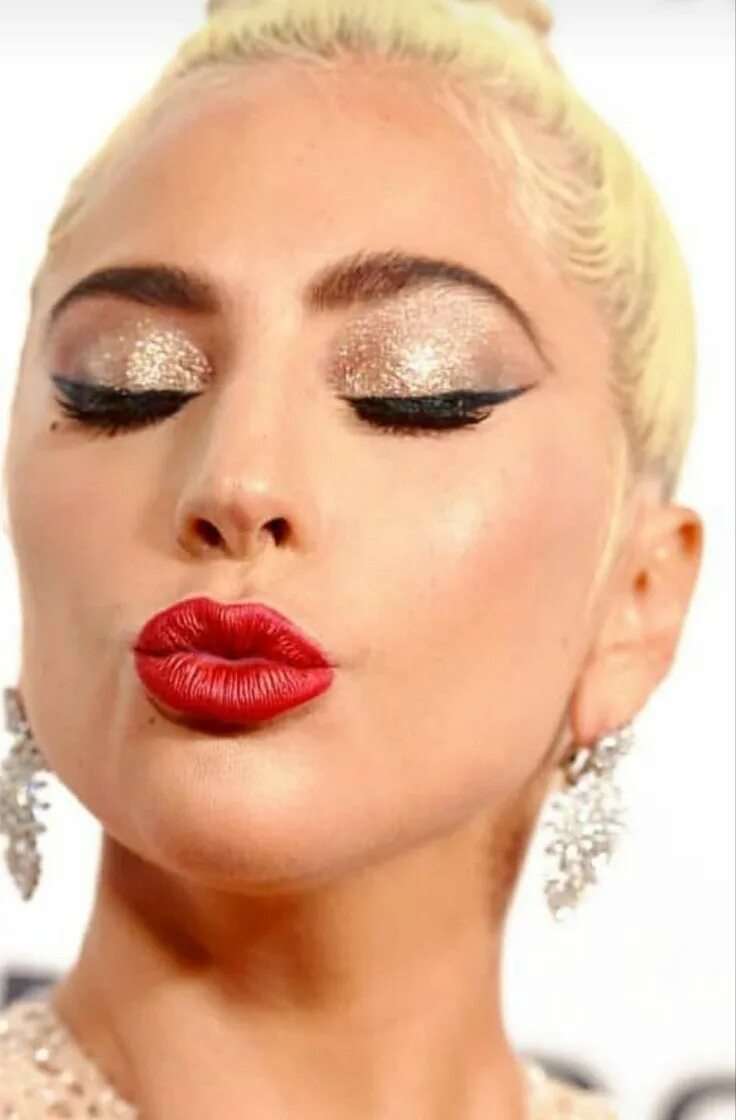 Макияж гаги Пин от пользователя Vera на доске Lady GaGa ❤