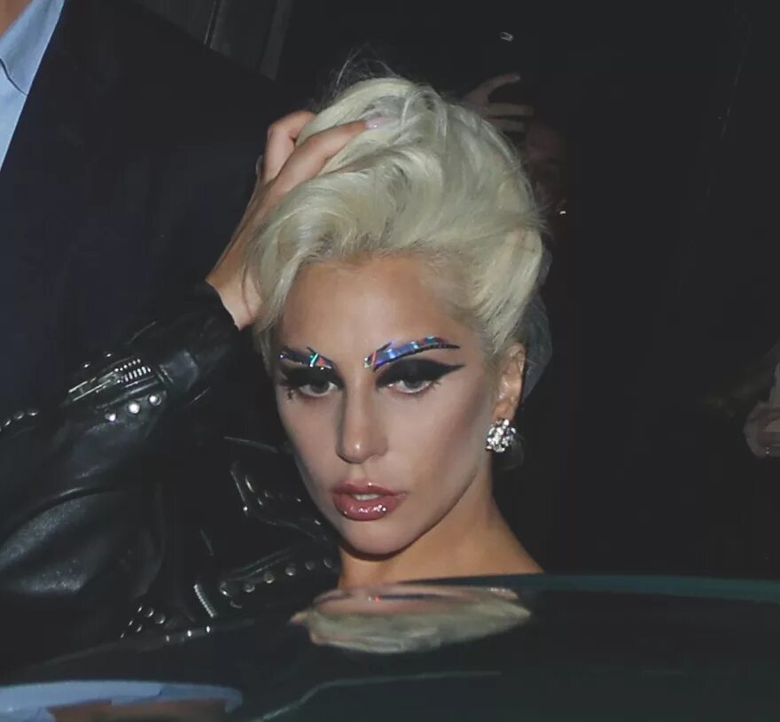 Макияж гаги Pin by Amalia M on Makeups Lady gaga makeup, Lady gaga pictures, Lady gaga
