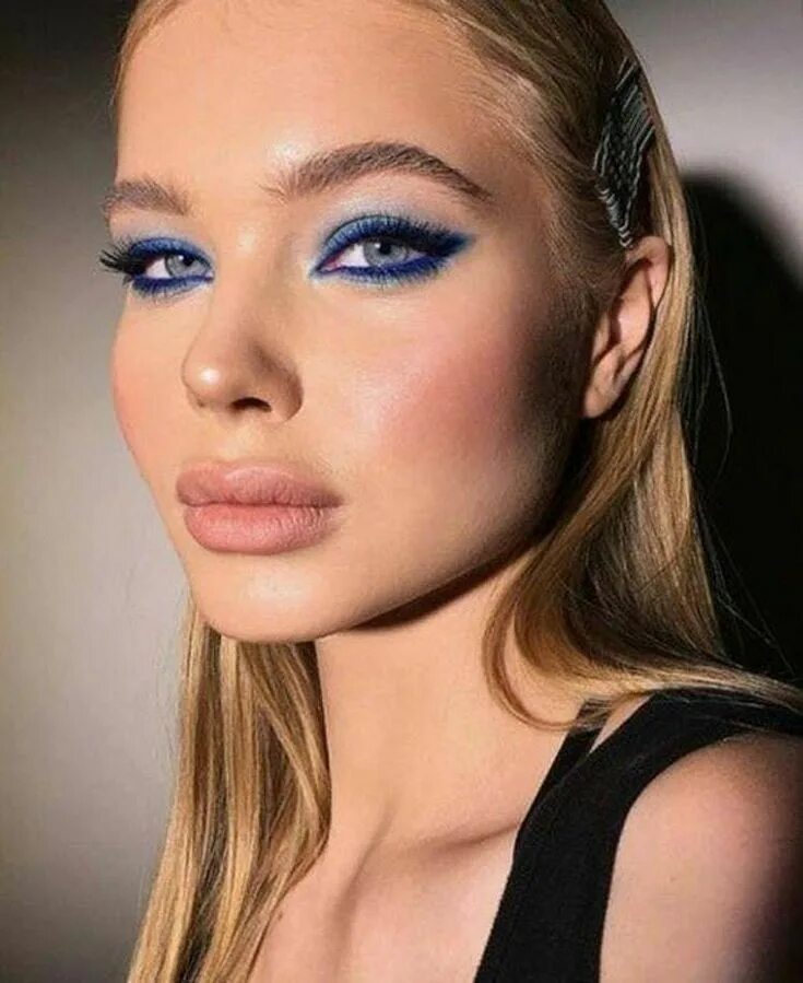 Макияж глаз 15 лет The Best Eyeshadow for Blue Eyes No eyeliner makeup, Blue eyeliner makeup, Eyesh