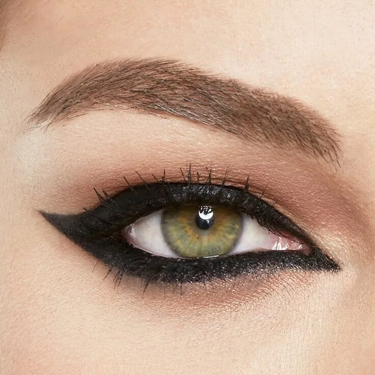 Макияж глаз черным карандашом Eyeliner Makeup - Long Lasting Liquid, Gel & Pencil Liner - Maybelline No eyelin