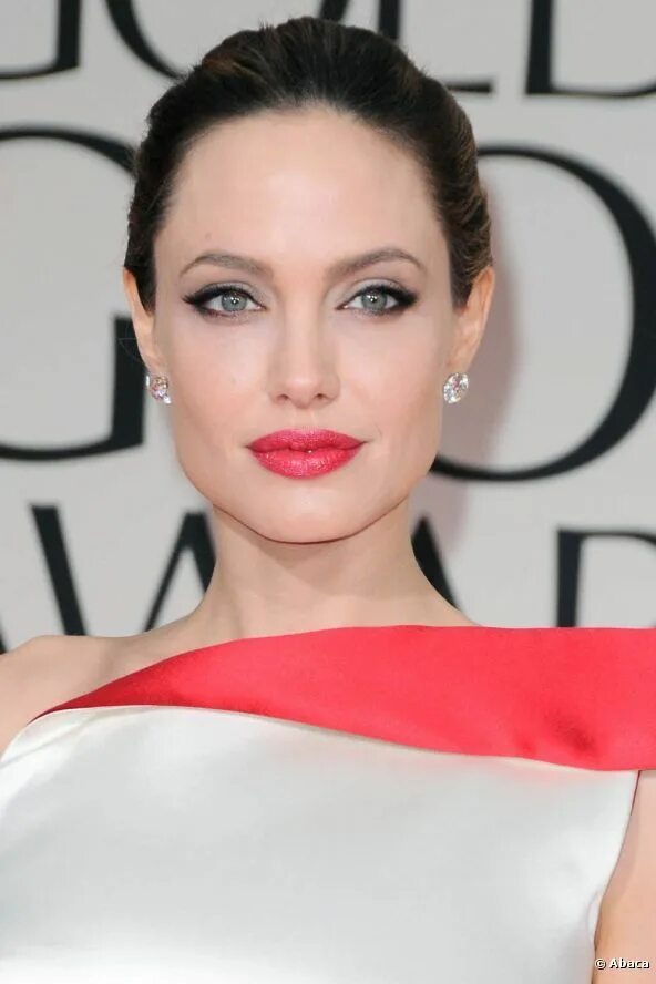 Макияж глаз джоли Angelina Jolie's makeup. Angelina jolie style, Beauty, Honest beauty