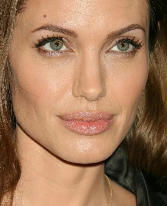 Макияж глаз джоли Макияж звезды: Анджелина Джоли / фото 2019 Angelina jolie, Angelina jolie 90s, B