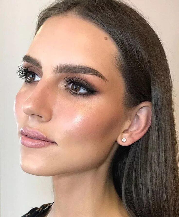 Макияж глаз хайлайтером Pin on Makeup & Nails Soft bridal makeup, Trendy makeup, Wedding makeup tips