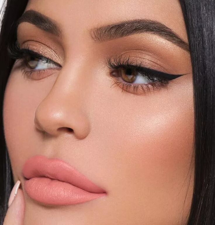 Макияж глаз и бровей и губ Best liquid eyeliners #maquillaje #makeup No eyeliner makeup, Kylie makeup, Kyli