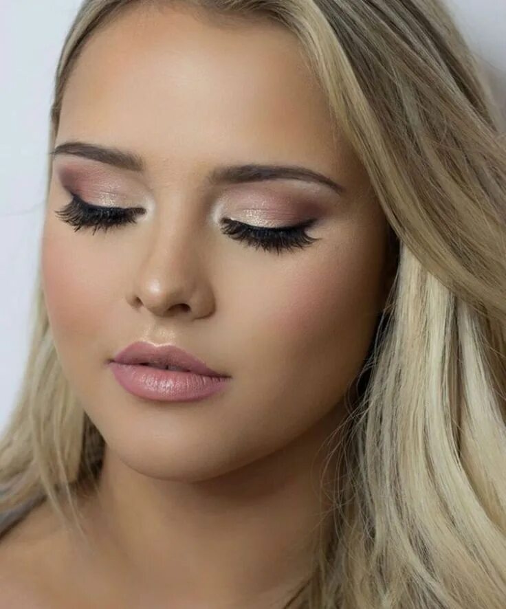 Макияж глаз и светлых волос фото Pin by Courtney Salta on Bride & BM in 2020 Day makeup, Natural eye makeup tutor