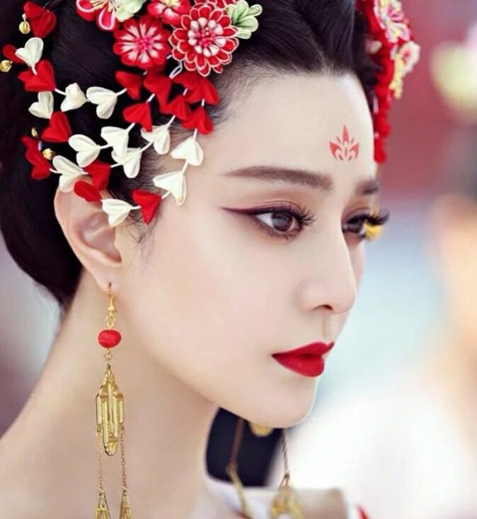 Макияж глаз китаянок Everything about this picture is amazing! The styling, makeup, model, photograph