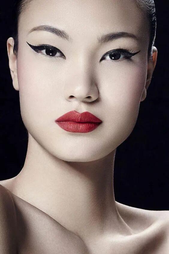 Макияж глаз китаянок Beauty Gurus Rank the 10 Best Drugstore Beauty Products for Summer Asian beauty,