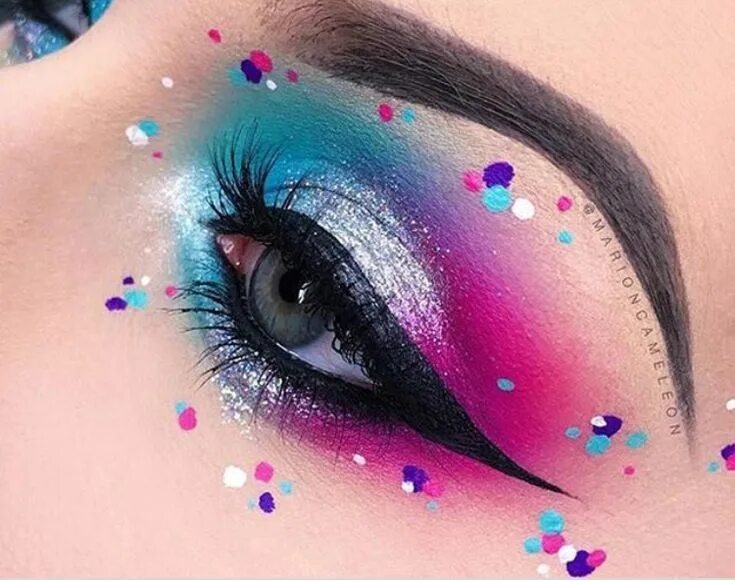 Макияж глаз красками Pin by Monique Sutton on eye makeup ideas Halloween makeup looks, Bright eye mak