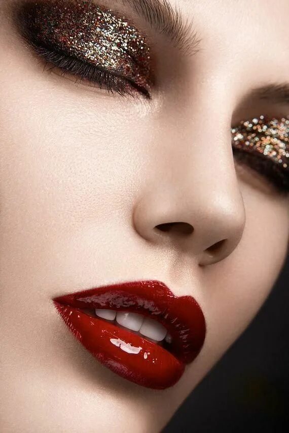 Макияж глаз красных губ #PhotographyRetouchingSimple Eye makeup, Makeup, Simple eye makeup