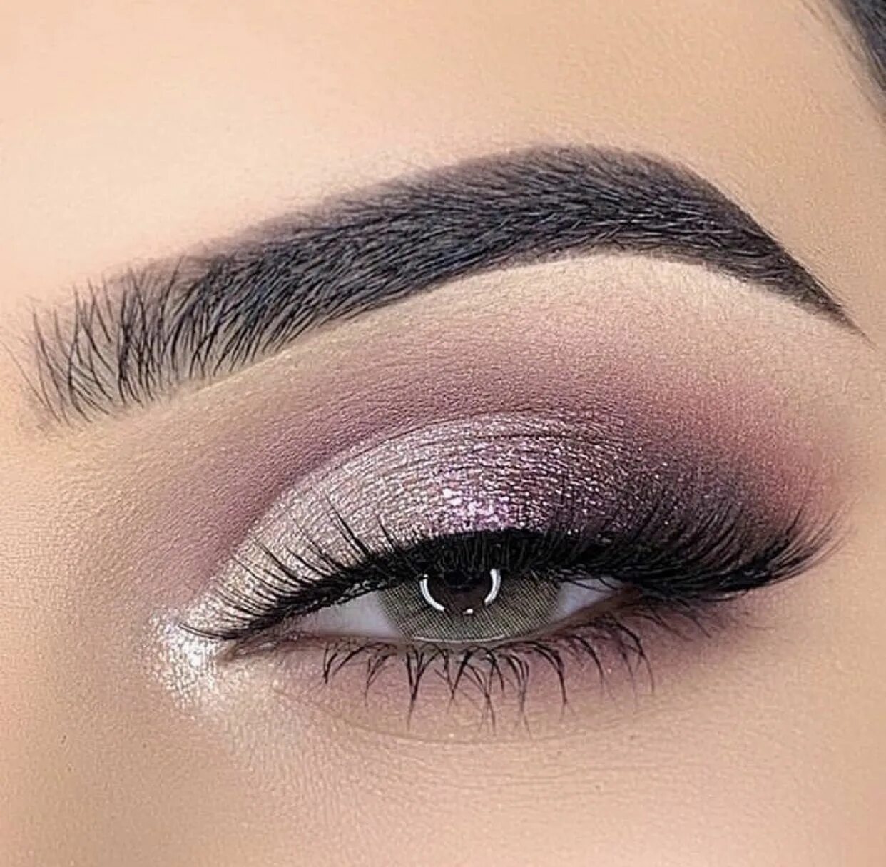 Макияж глаз москва Maquillaje sombra de ojos Holiday eye makeup, Eye makeup tips, Beautiful eye mak