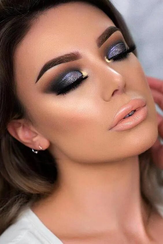 Макияж глаз москва Black Eye Cover Up Makeup in 2019 Black eye makeup, Smokey eye makeup, Gold eye 
