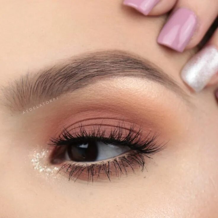 Макияж глаз на каждый день 2024 Aimeé De La Torre on Instagram: "@tartecosmetics Tartelette Toasted palette is a