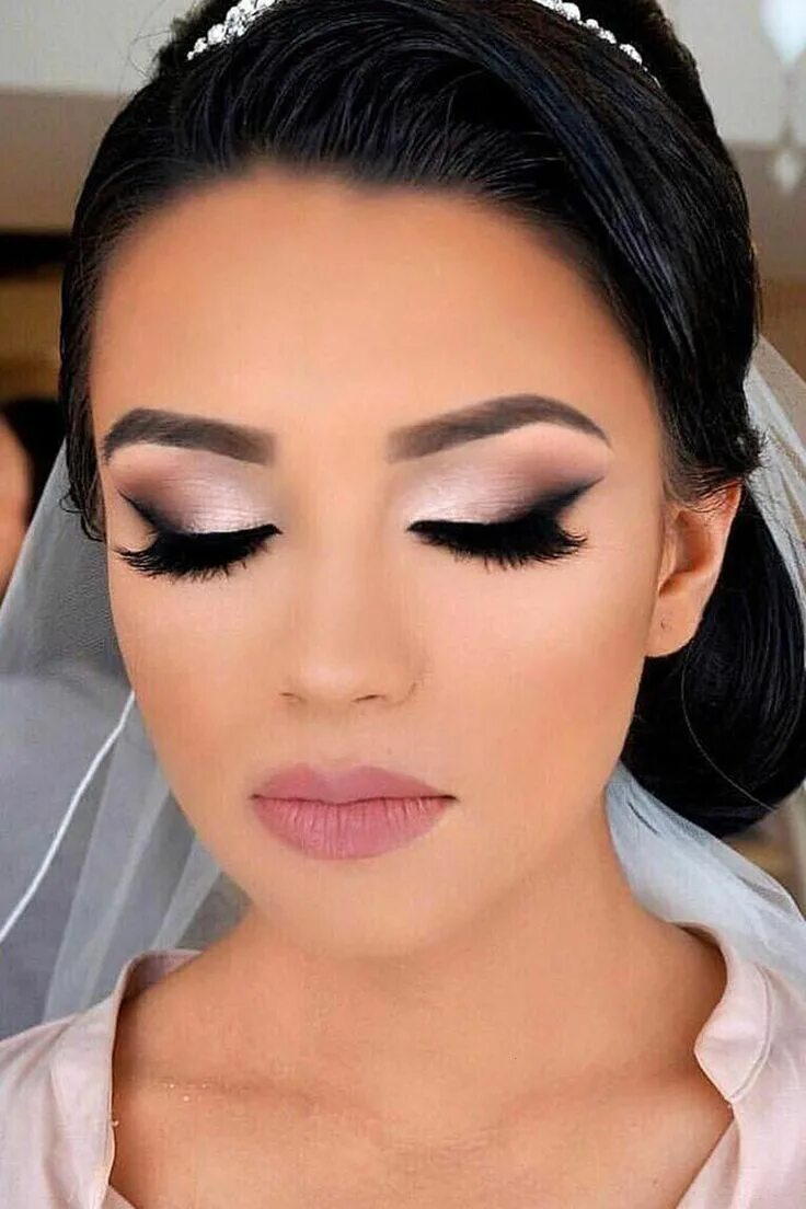 Макияж глаз невесты фото Pin by Yosr Chelly on Hair and beauty Bridal smokey eye makeup, Wedding makeup t