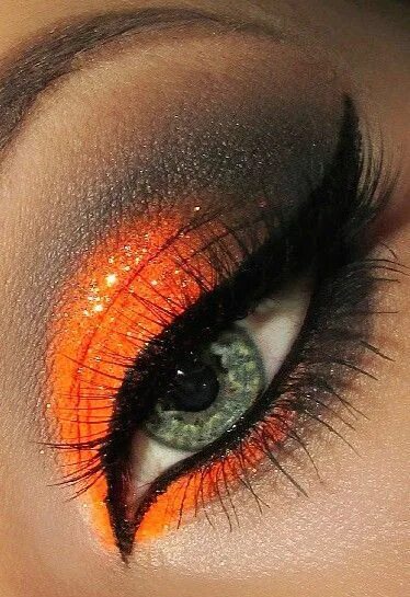 Макияж глаз оранжевыми тенями celiabasto Glittery eye makeup, Halloween eyeshadow, Halloween eye makeup