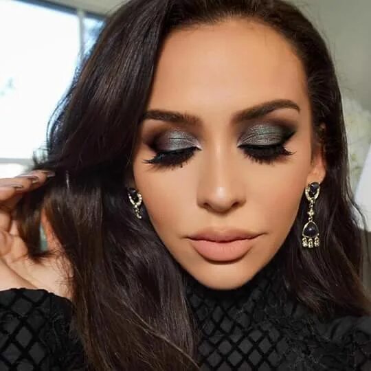 Макияж глаз под черное платье Pin by Iesha Rivera Roman on Perfect Makeup Fall makeup tutorial, Fall makeup, F