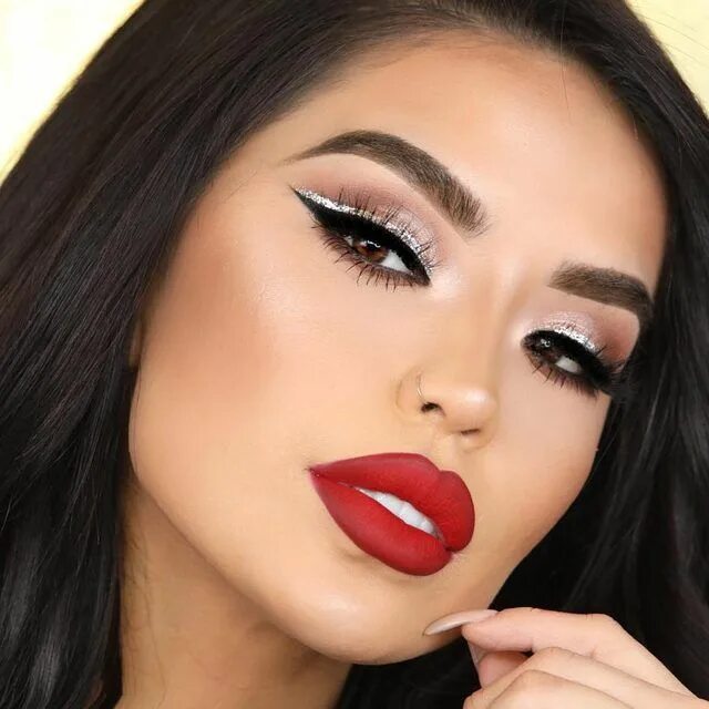 Макияж глаз под черное платье Arriba! Ultra Matte Lipstick ColourPop Red lipstick makeup looks, Red lipstick m