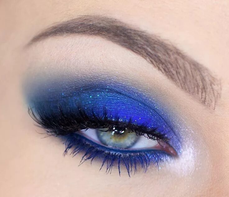 Макияж глаз под голубое платье Tea and Knickers for the Vicar Blue eye makeup, Eye makeup, Blue makeup