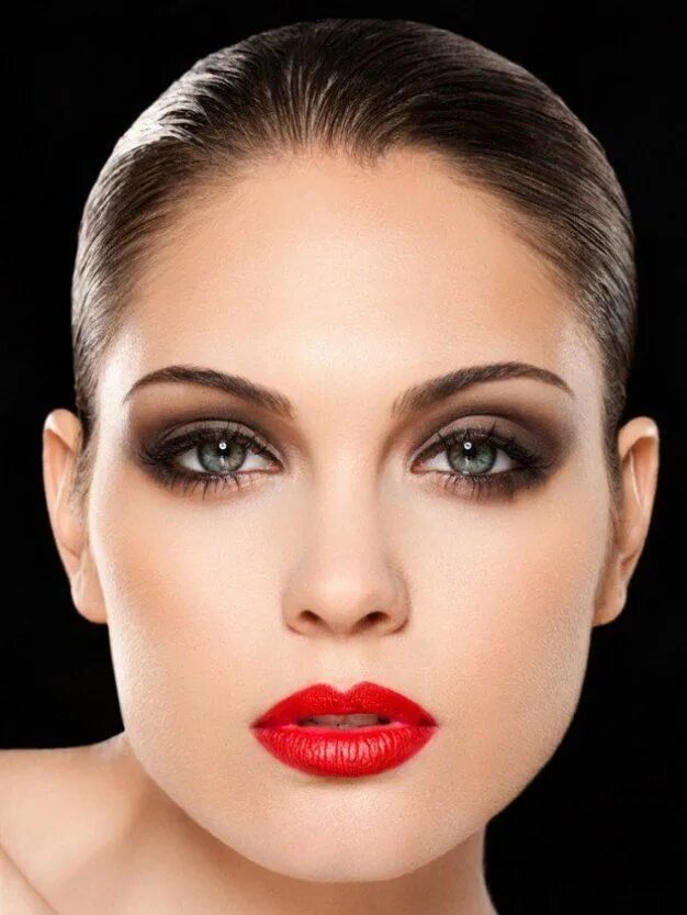 Макияж глаз под красную помаду Pin by Светлана on Вечерний мэйк Red lipstick makeup, Glamorous makeup, Red lip 