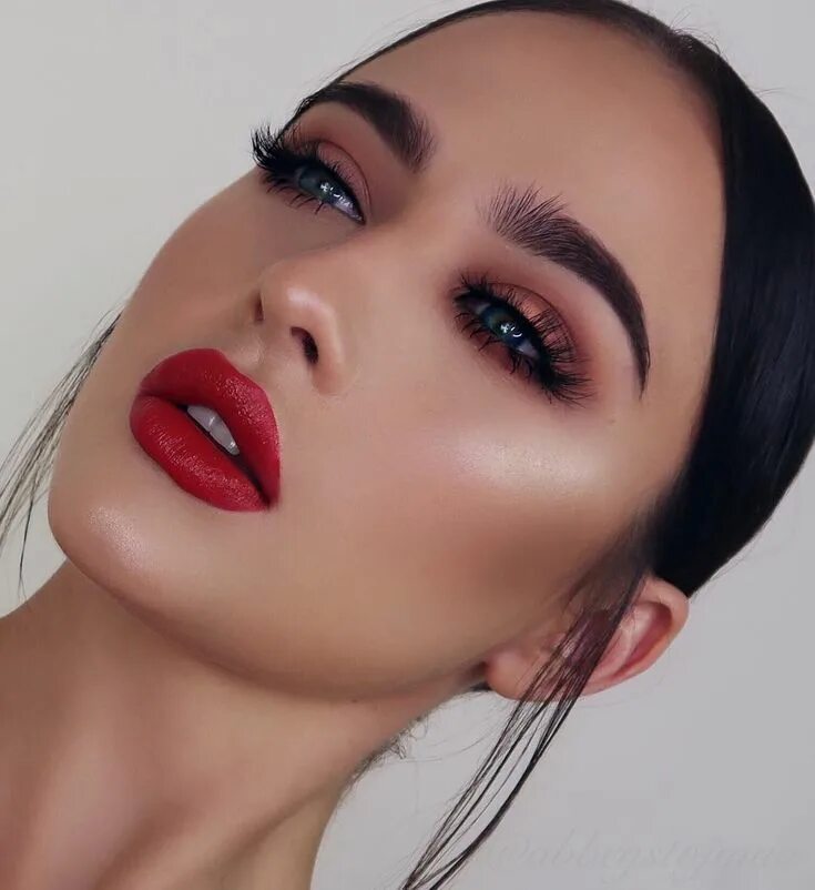 Макияж глаз под красную помаду Pin on ♥ ℓєтz ℳąƙℰʊ= ♥ Smoky eye makeup, Red lip makeup, Neutral makeup