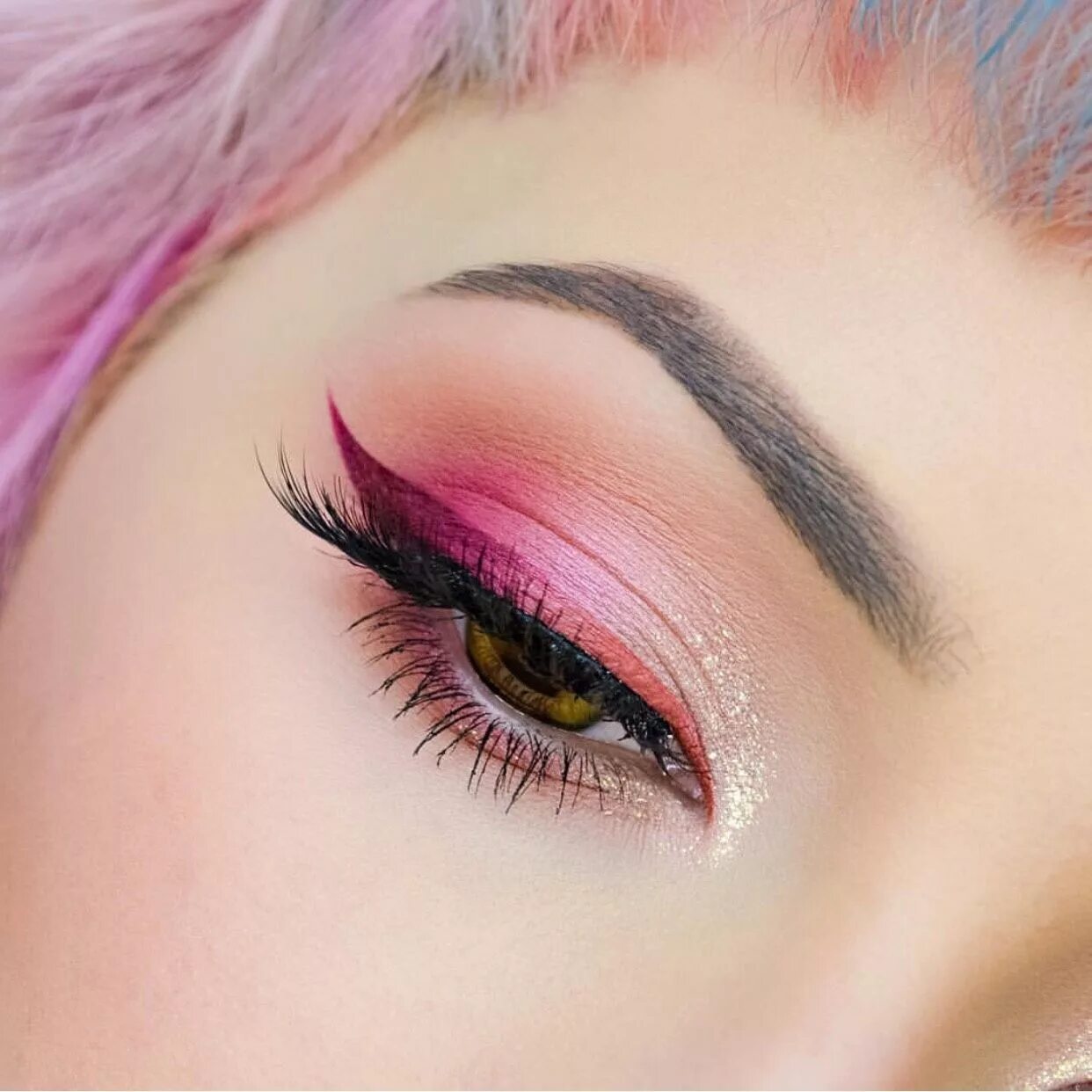 Макияж глаз розового цвета SmokeyEyesPinkLips Eye makeup, Makeup looks, Coral eye makeup