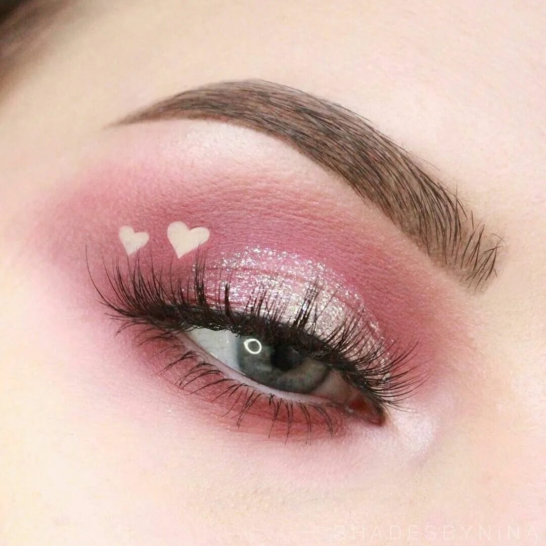 Макияж глаз розового цвета Pin su ｍａｋｅｕｐ Idee per il trucco, Prodotti per il trucco, Makeup artistico