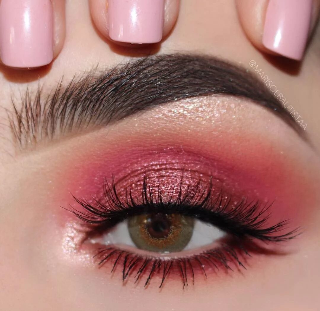 Макияж глаз розовыми тенями Pin by l y s s a on Glitter Burgundy makeup, Makeup geek, Eye makeup