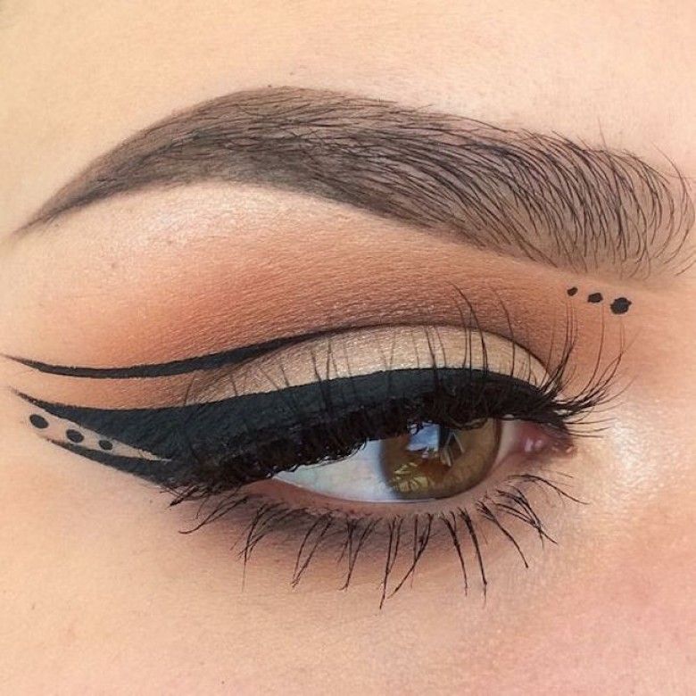 Макияж глаз с линиями Les nouvelles tendances de porter l'eye-liner ! Maquillage original, Maquillage 